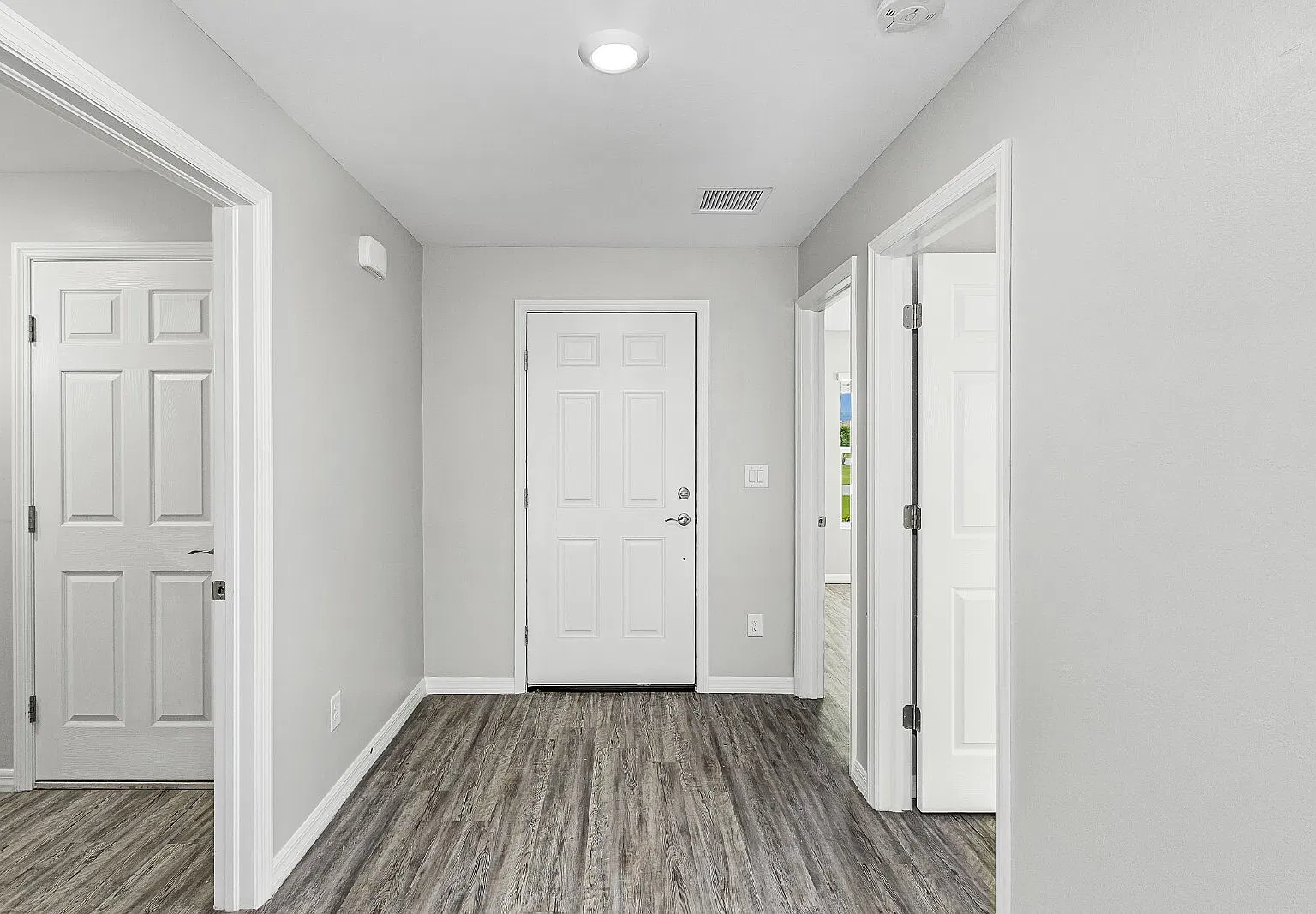 3 bed, 2.0 bath, 1255 sqft, $1,595 — Photo 4