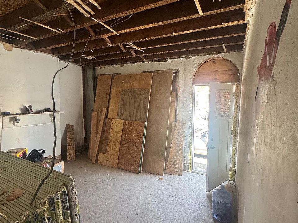 2nd image of 908 N Spruce St