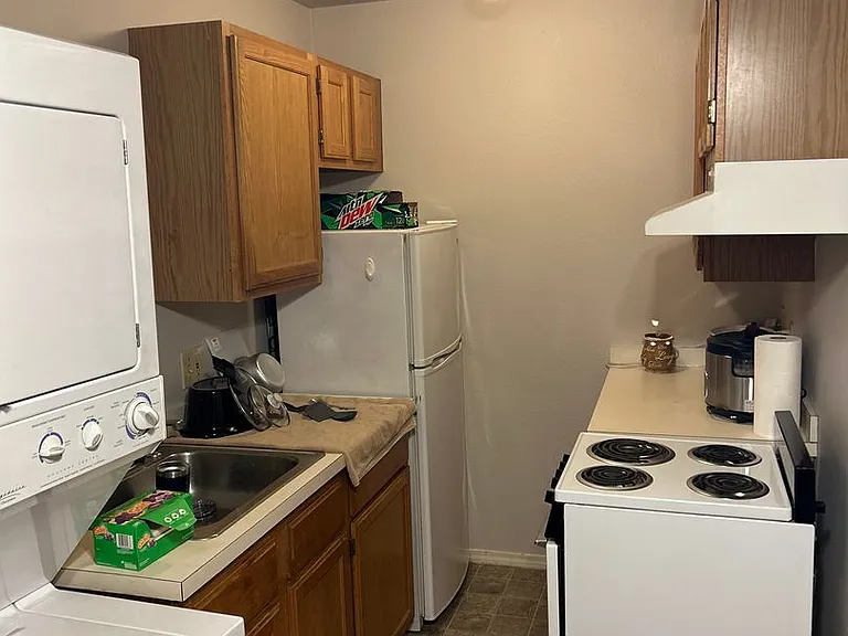 980 W Cleveland St #9 — Photo 2