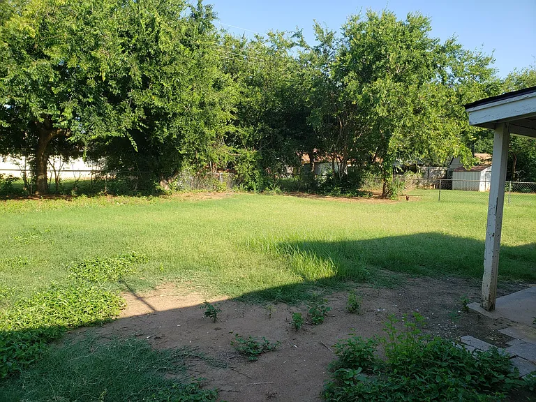 652 Lotus Ave — Photo 13