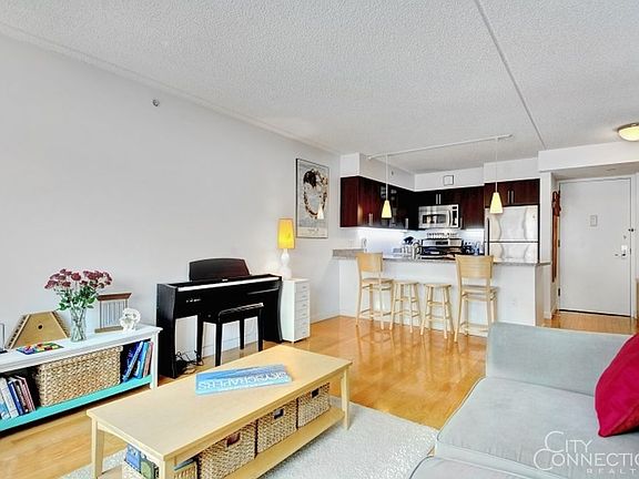 2nd image of 555 W 23rd St APT S8h