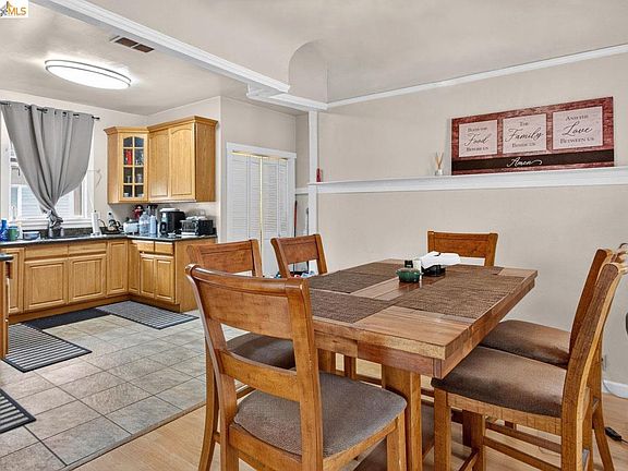 4th image of 859 52nd St