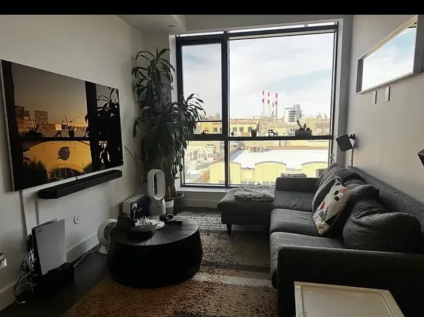 11-12 44th Dr, Long Island City, NY