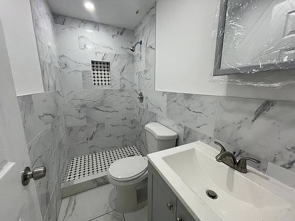 4th image of 140-28 159th St #2