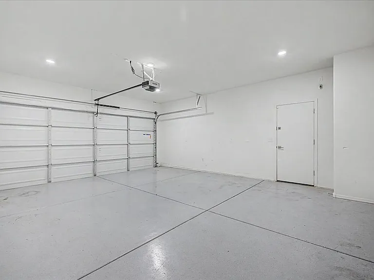 10315 W Robertson St — Photo 24