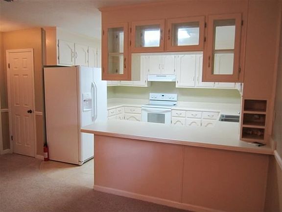 4th image of 102 Harrand Creek Dr