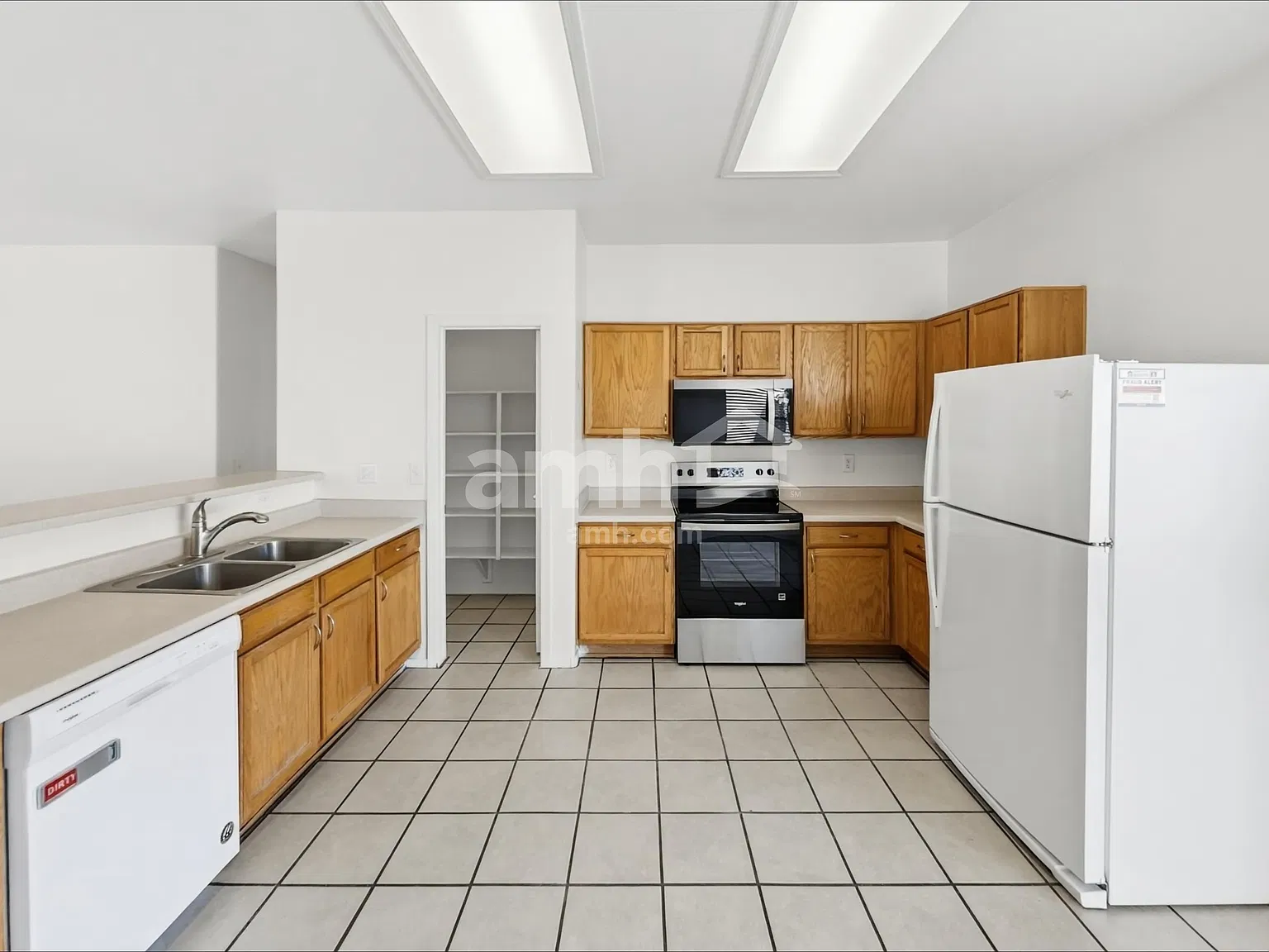 4 bed, 2.0 bath, 1762 sqft, $2,295 — Photo 4