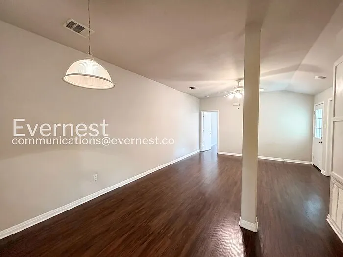 1011 Iola Dr — Photo 8