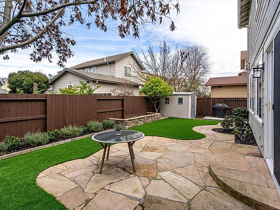 4th image of 2053 San Miguel Avenue