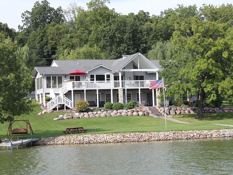 1st image of 438 W Point Dr