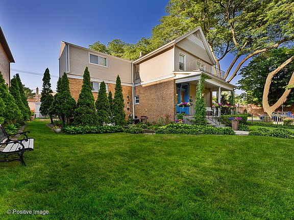 2nd image of 1741 W Rosehill Dr