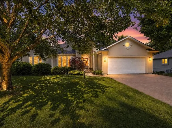 4004 Garden Gate W, Saint Joseph, MO 64506