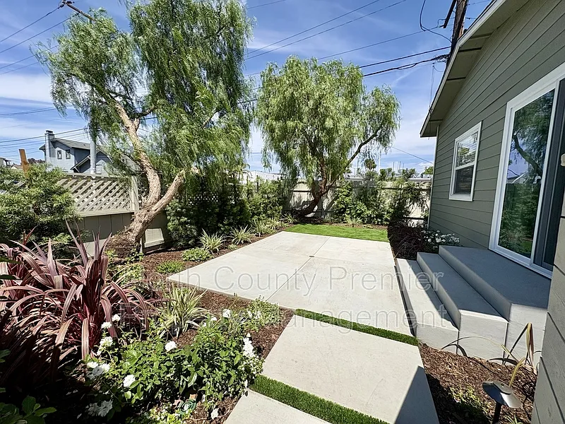 2 bed, 2.0 bath, 660 sqft, $3,795 — Photo 4