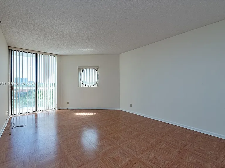 3610 Yacht Club Dr #511 — Photo 6