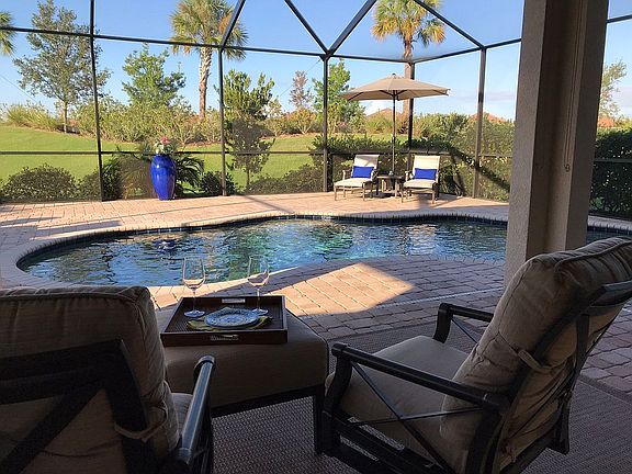 Poolside 