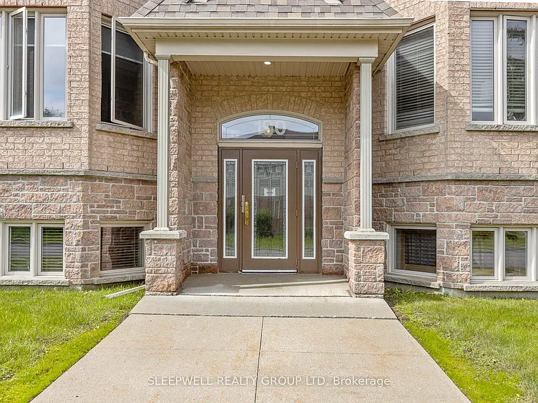 190 Rustic Hills Cres #7 — Photo 2