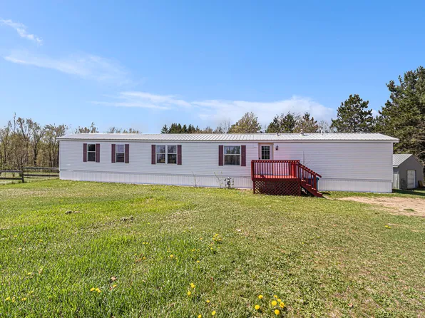 20121 W Lake Montcalm Rd, Howard City, MI 49329