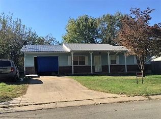 1700 Garland Douglas Dr, Neosho, MO 64850