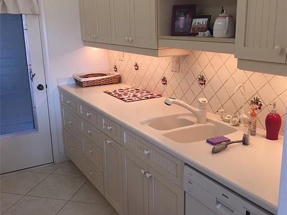 2nd image of 2150 Gulf Shore Blvd N APT 605