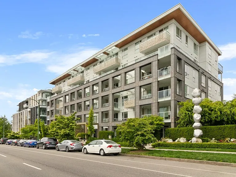 6677 Cambie St #310 — Photo 16