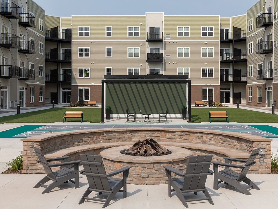 THE EDISON AT RICE CREEK I AND II 5891 Rice Creek Pkwy Shoreview MN