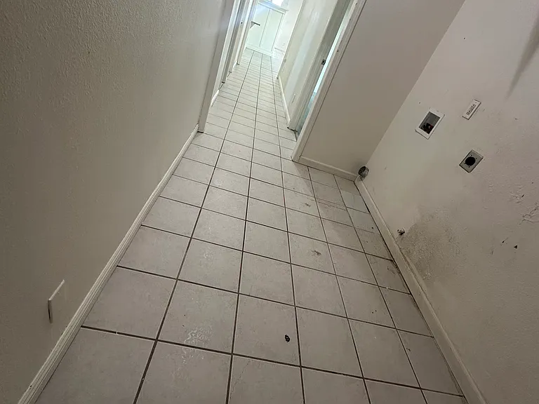 9695 E Tulare Ave — Photo 17