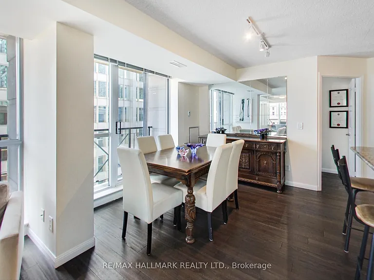 140 Simcoe St #Penthouse 09 — Photo 7