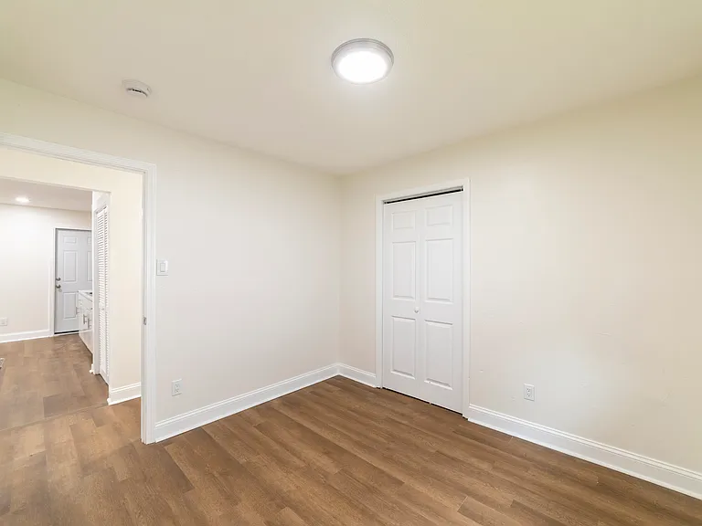 384 Sassafras Dr — Photo 16