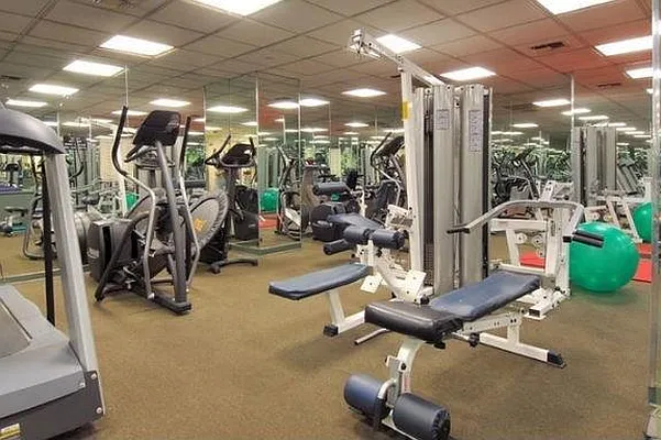 Rented by R New York | media 10