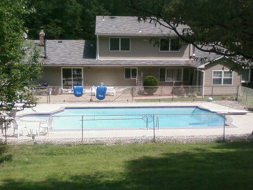 2nd image of 33 Voorhis Rd