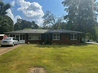 140 Shaw Ln, Savannah, TN 38372