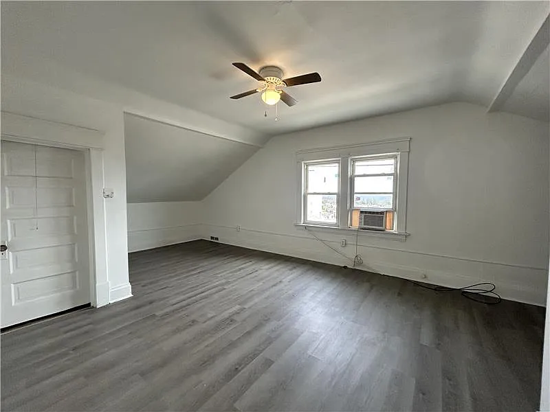 Building Photo - 2526 Sunset Blvd #2