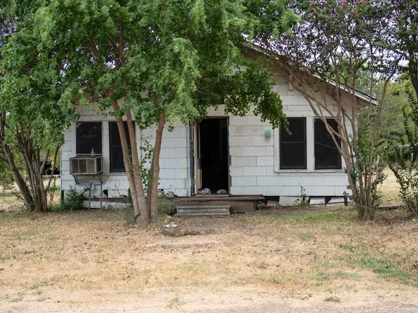304 Lawrence St, Talco, TX 75487
