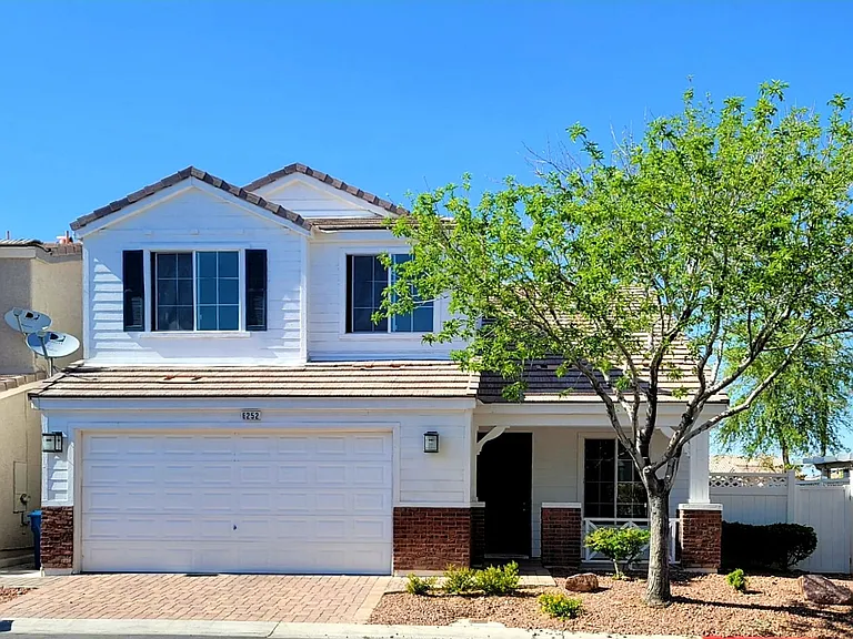 6252 Huntington Ridge Ave — Photo 1