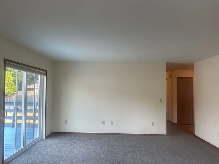2149 Woodcrest Ct — Photo 17
