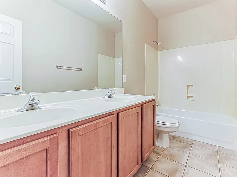 2081 E Runaway Bay Pl — Photo 15