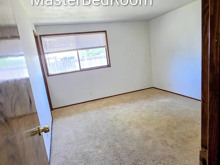 1887 Crescent Ave — Photo 8