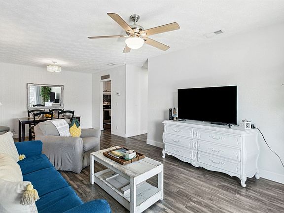 3rd image of 631 Tarpon Ave APT 6408