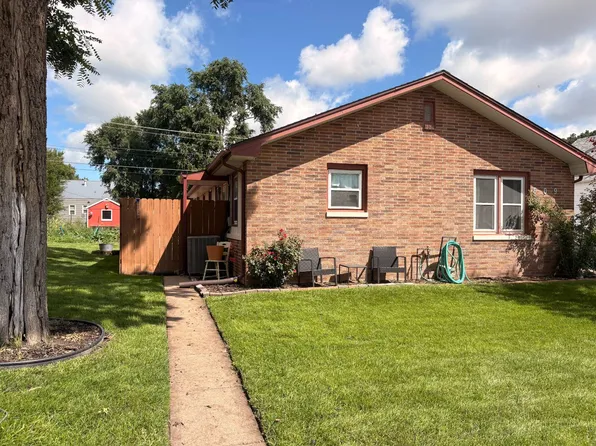 609 W 5th St, Ogallala, NE 69153