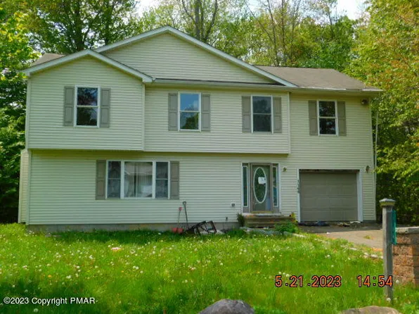 1146 Trapper Ln, Pocono Summit, PA 18346