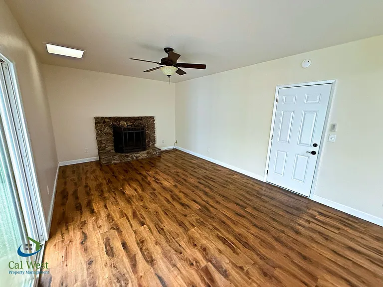 1370 Fernwood Ln — Photo 14