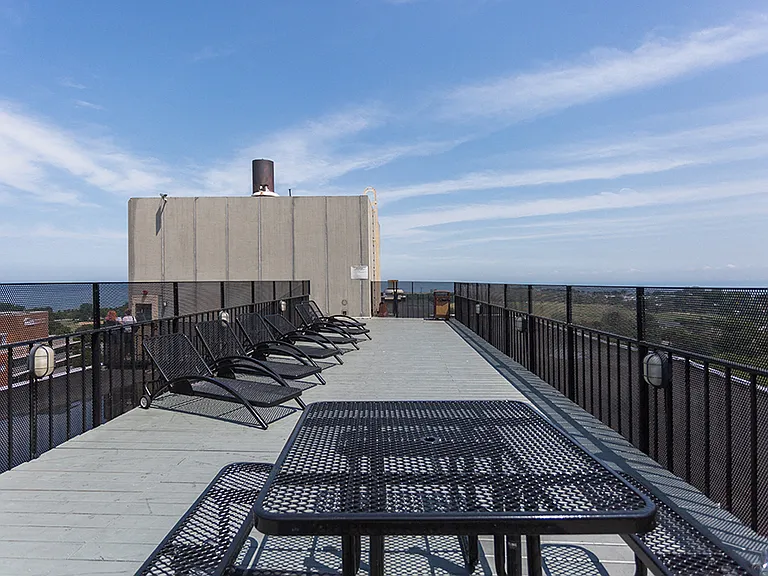 Covington - 4600 N Clarendon Ave — Photo 15