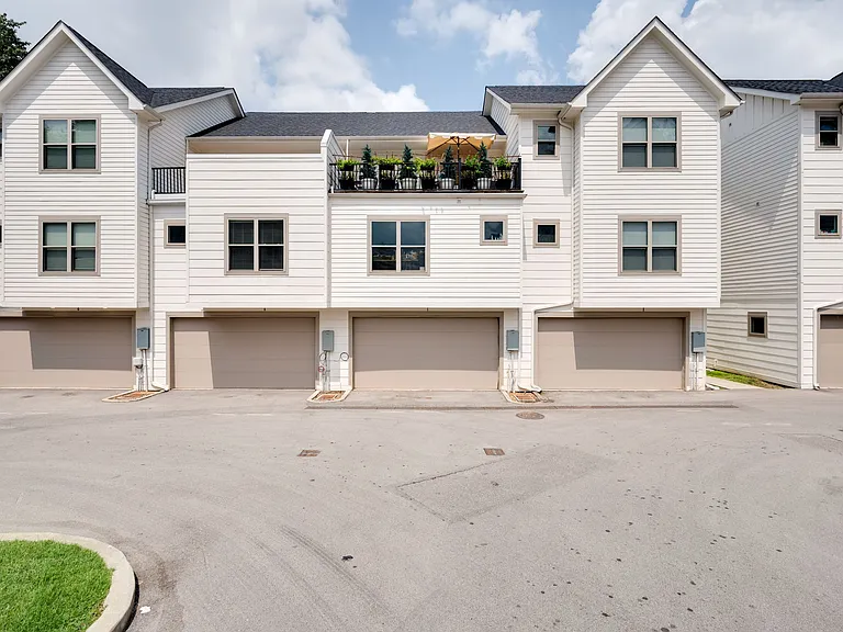 231 Thompson Park Dr — Photo 27