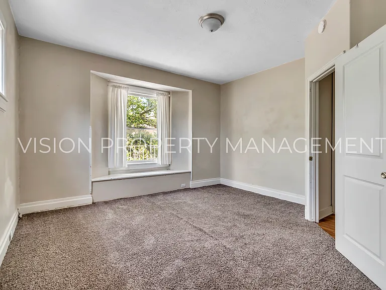 1040 E 200 S — Photo 17