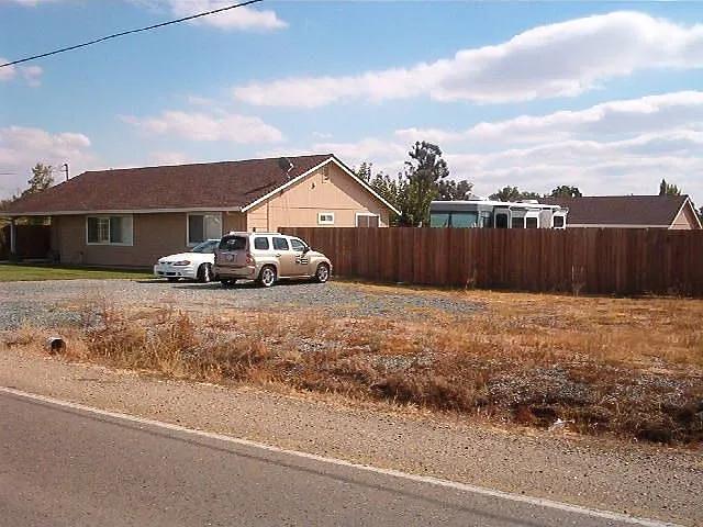 3548 E Liberty Rd photo 1
