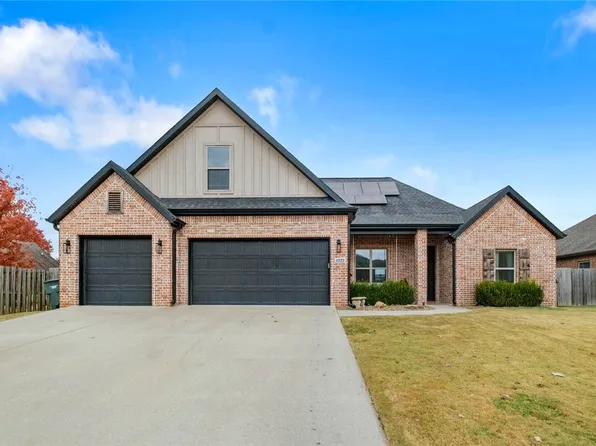 4222 E Troon Dr, Fayetteville, AR 72701