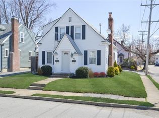 60 Pershing St, Cranston, RI 02910