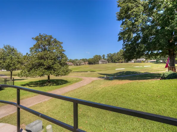 319 Brookhollow Dr, Huntsville, TX 77340