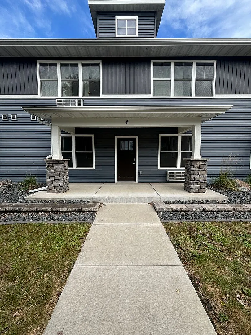 Walters Flats — Photo 1