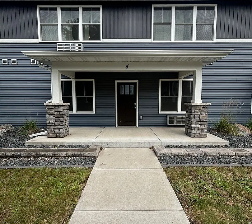 318 Elm St